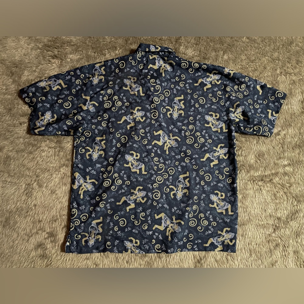Men’s Button Up Shirt ( Medium )